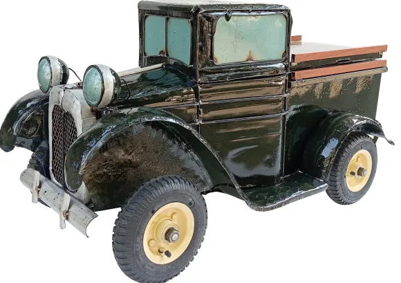 Best Sale Think Outside Vintage Pick-Up Truck Cooler - Olive Green
